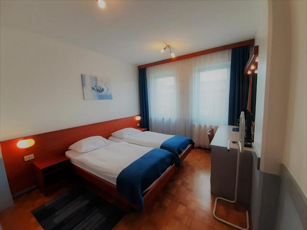 Rooms Vodisek - Depandansa Hotela Capris Capodistria Boutique Esterno foto